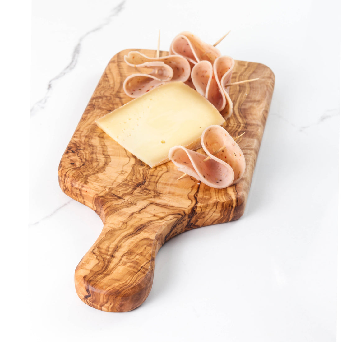 The Hidden Dangers of Plastic Cutting Boards: Why Olive Wood is the Healthier Choice
